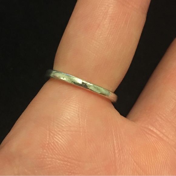 Oval Mystical Green and Blue Sparkle Stone Ring - Picture 4 of 4